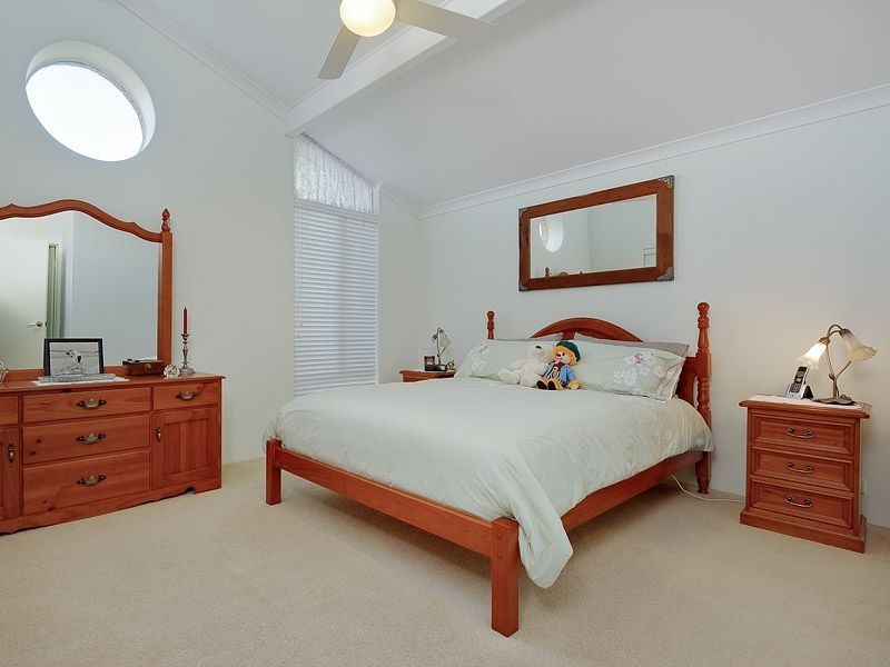 10 Tree Haven Vista, Leeming WA 6149