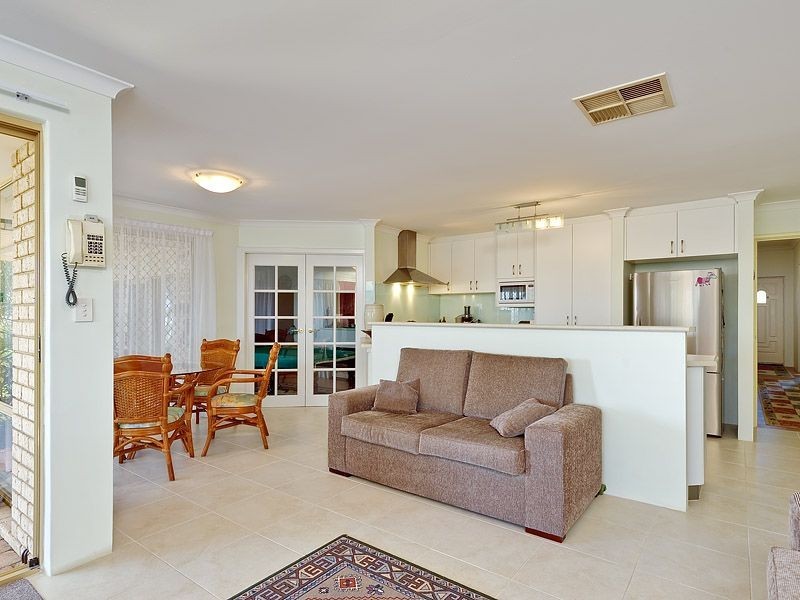 10 Tree Haven Vista, Leeming WA 6149