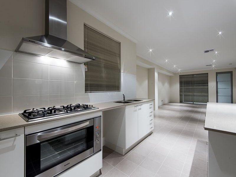 65 Lyon Road, Atwell WA 6164