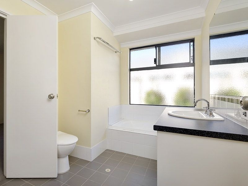 22 Serotina Lane, Aubin Grove WA 6164