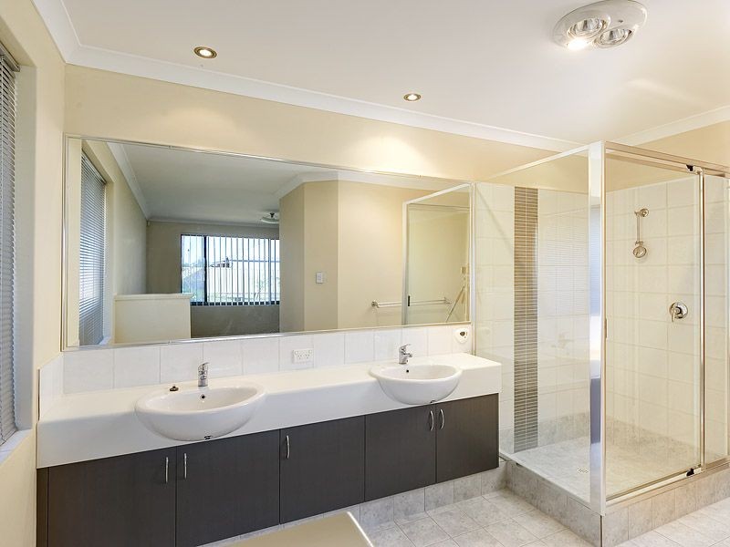 13 Ernest Drive, Success WA 6164