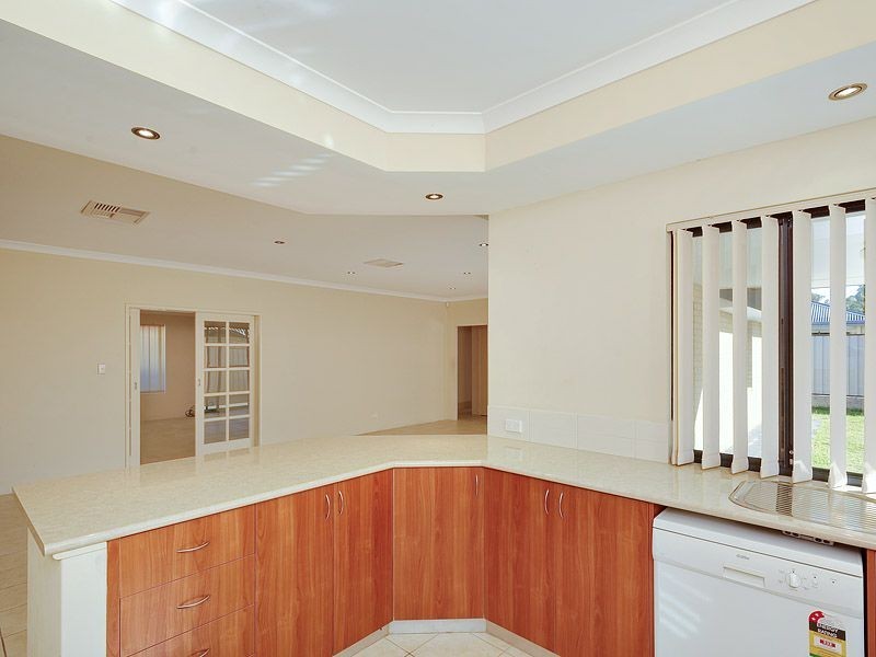13 Ernest Drive, Success WA 6164