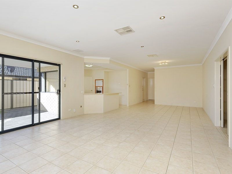 13 Ernest Drive, Success WA 6164