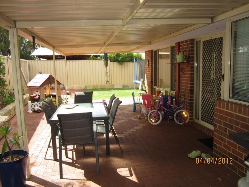 18 Mahogany Loop, Atwell WA 6164