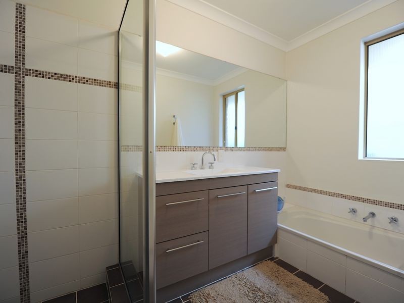 3 Wishaw Grove, Leeming WA 6149