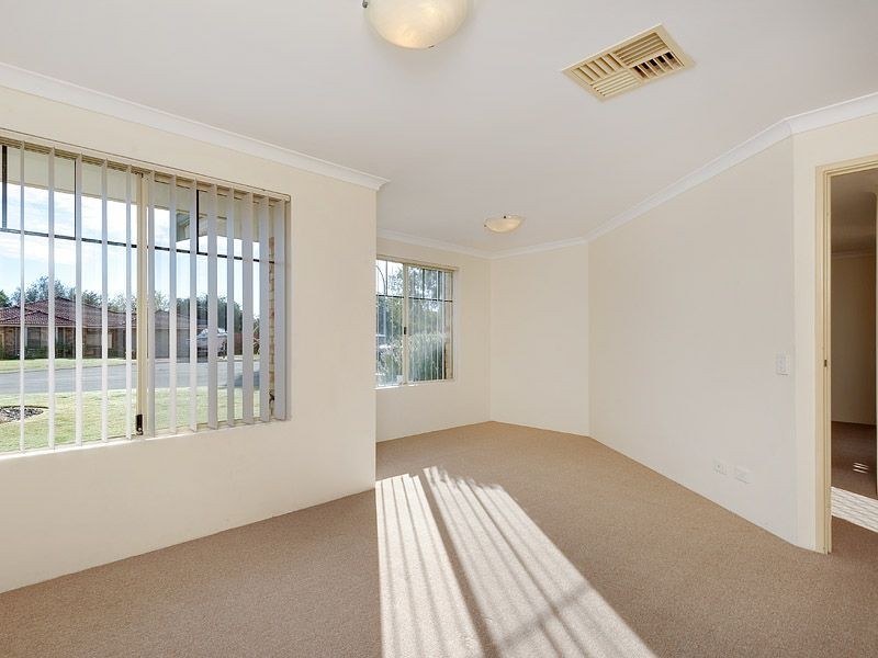 32 Woolmore Cross, Atwell WA 6164