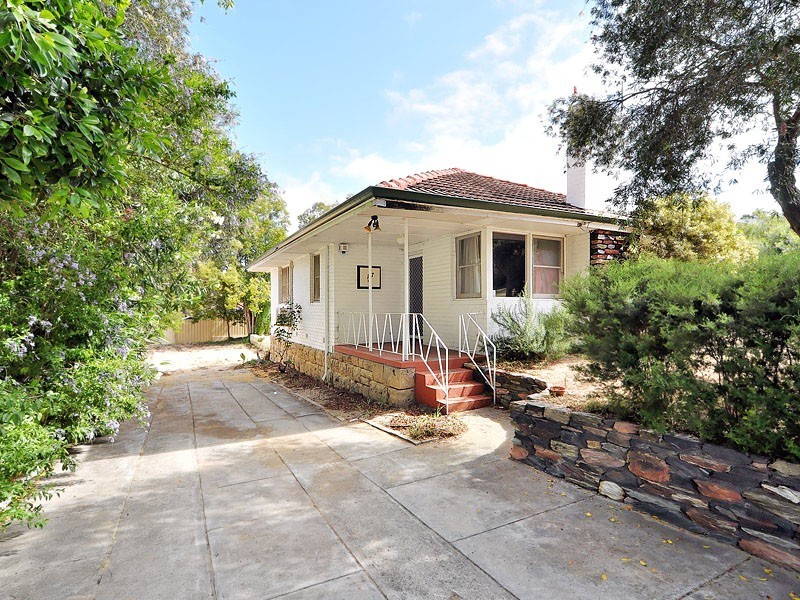 17 Benedick Road, Coolbellup WA 6163