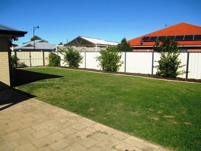 27 Beaumont Parkway, Success WA 6164