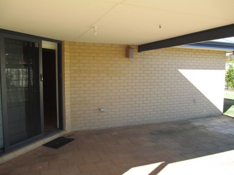 27 Beaumont Parkway, Success WA 6164