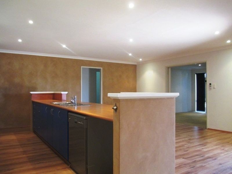 27 Beaumont Parkway, Success WA 6164