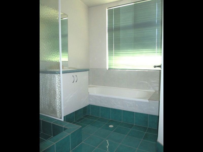 27 Beaumont Parkway, Success WA 6164