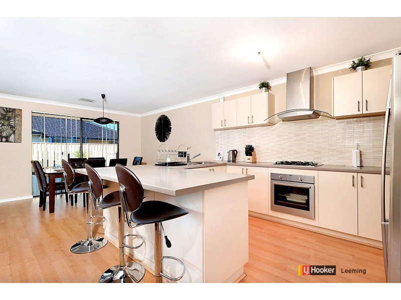 4 Willerin Loop, Success WA 6164