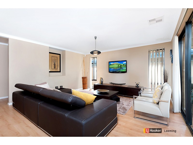 4 Willerin Loop, Success WA 6164