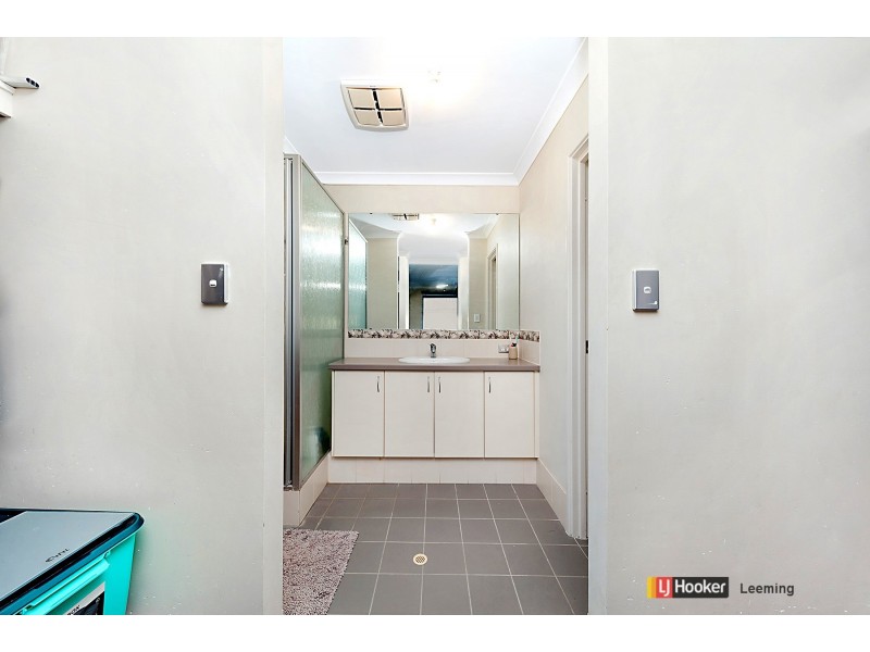 4 Willerin Loop, Success WA 6164