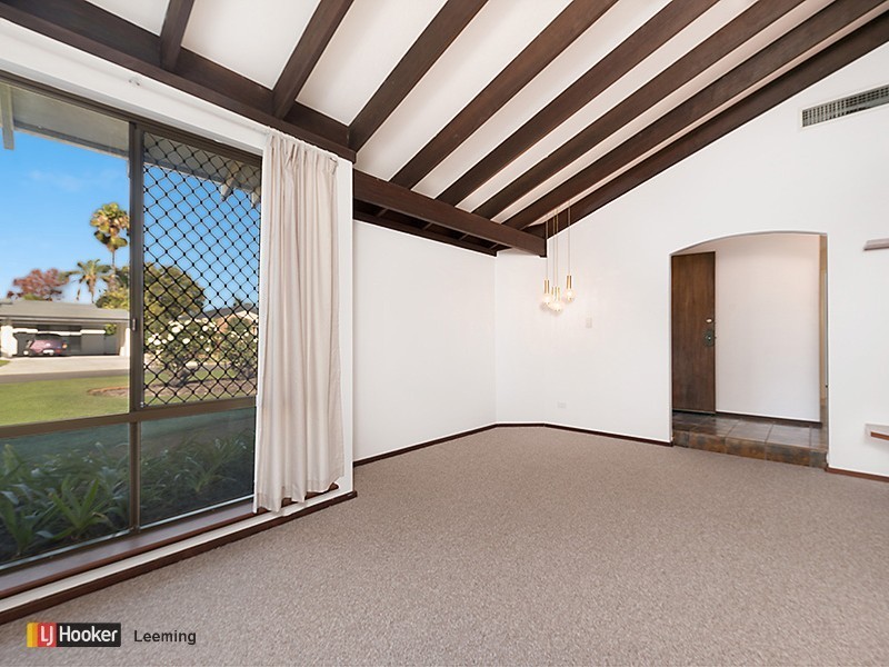 7 Fowler Row, Leeming WA 6149