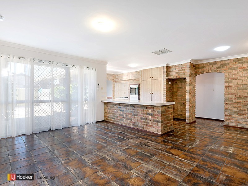 7 Fowler Row, Leeming WA 6149