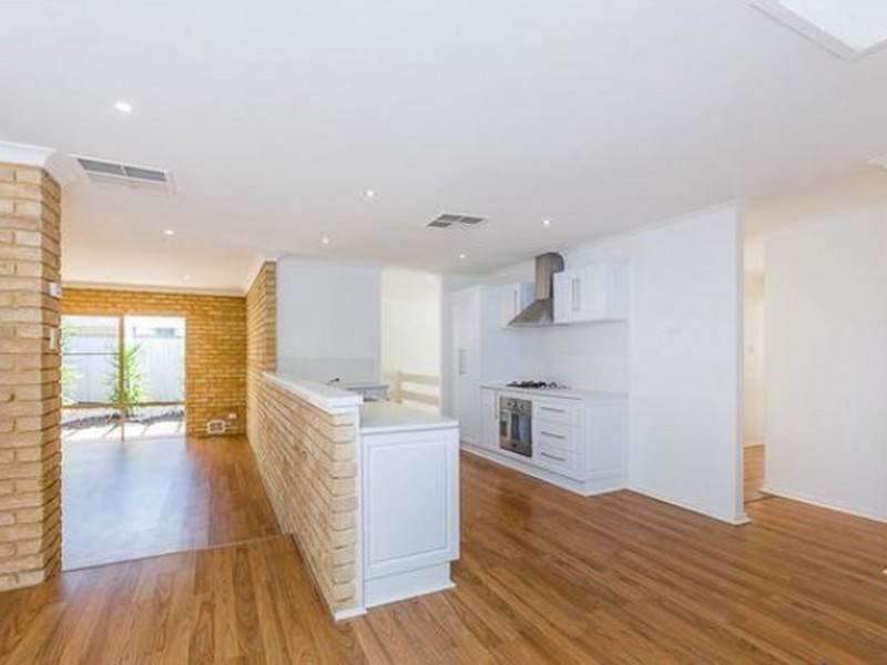 118 Casserly Drive, Leeming WA 6149