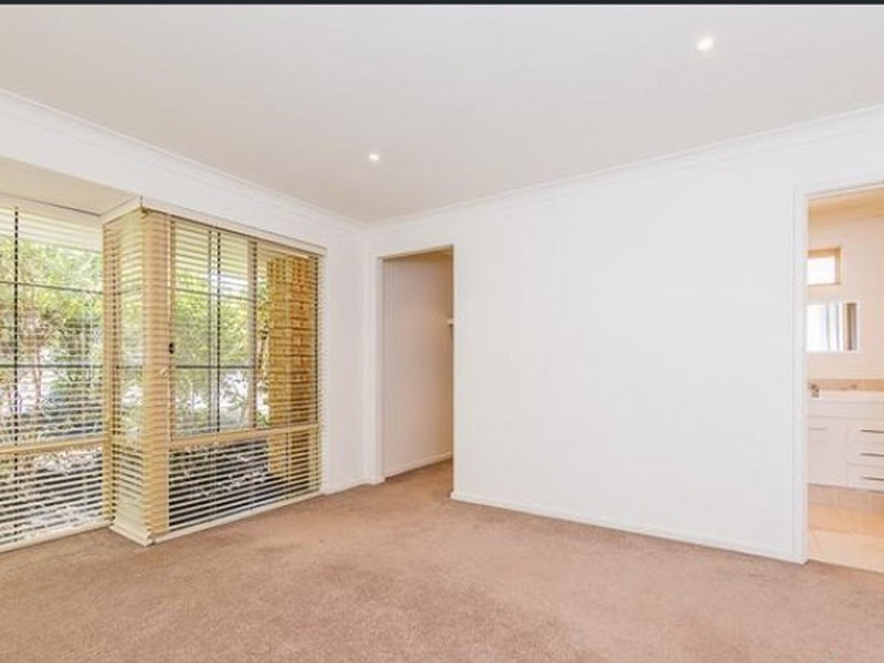118 Casserly Drive, Leeming WA 6149