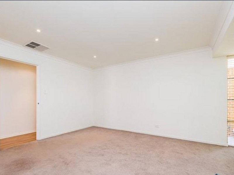 118 Casserly Drive, Leeming WA 6149