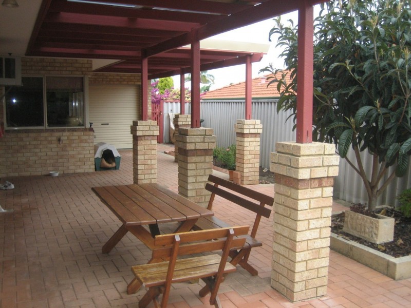 17 Sylvan Crescent, Leeming WA 6149