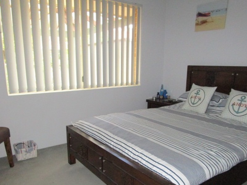 4 Marie Court, Atwell WA 6164