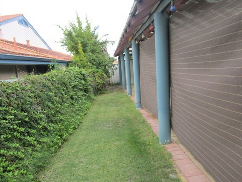 4 Marie Court, Atwell WA 6164