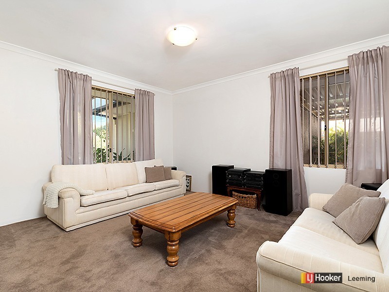 2 Cluelow Rise, Leeming WA 6149