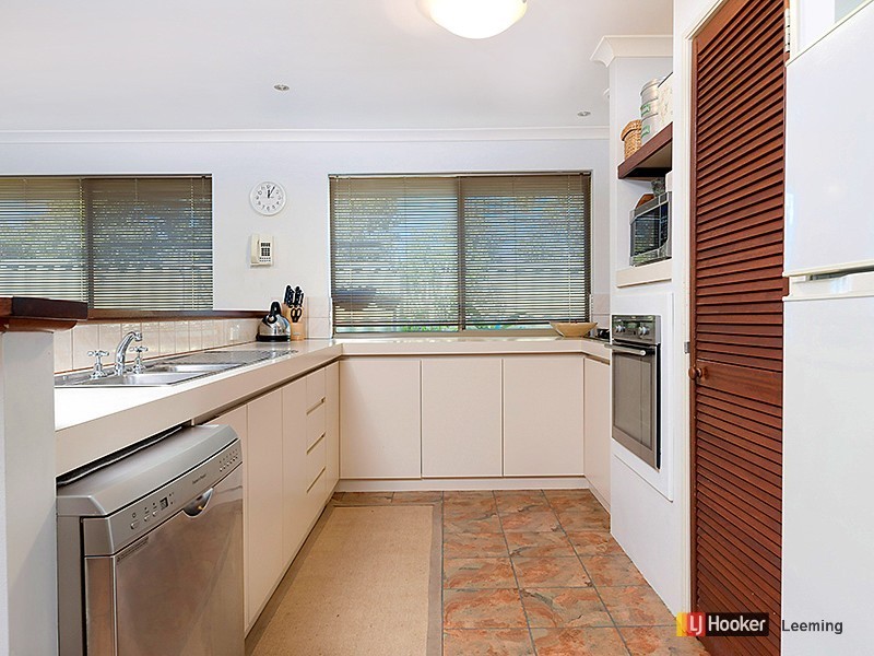 2 Cluelow Rise, Leeming WA 6149