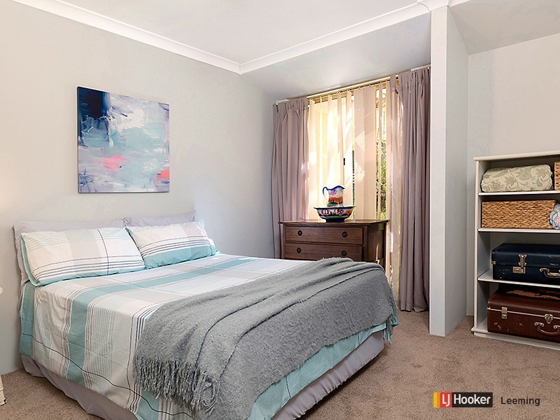 2 Cluelow Rise, Leeming WA 6149