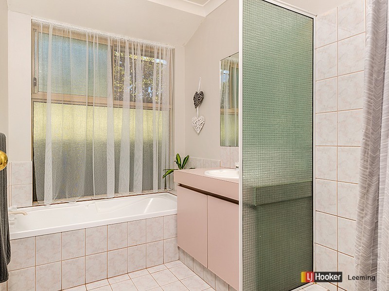 2 Cluelow Rise, Leeming WA 6149