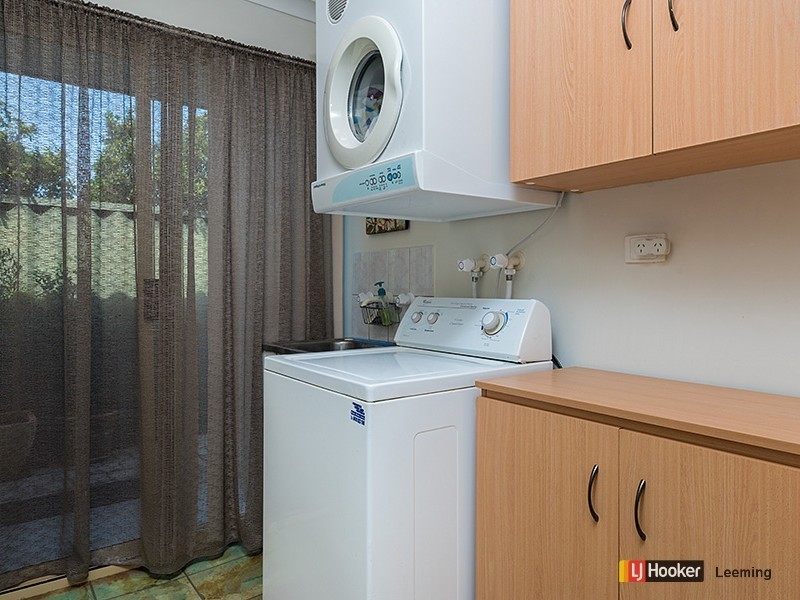 2 Cluelow Rise, Leeming WA 6149