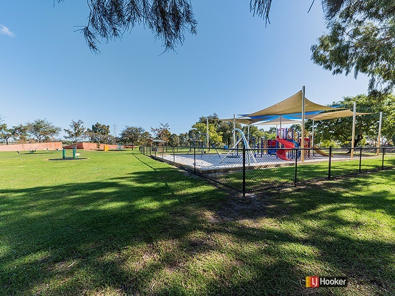 2 Cluelow Rise, Leeming WA 6149