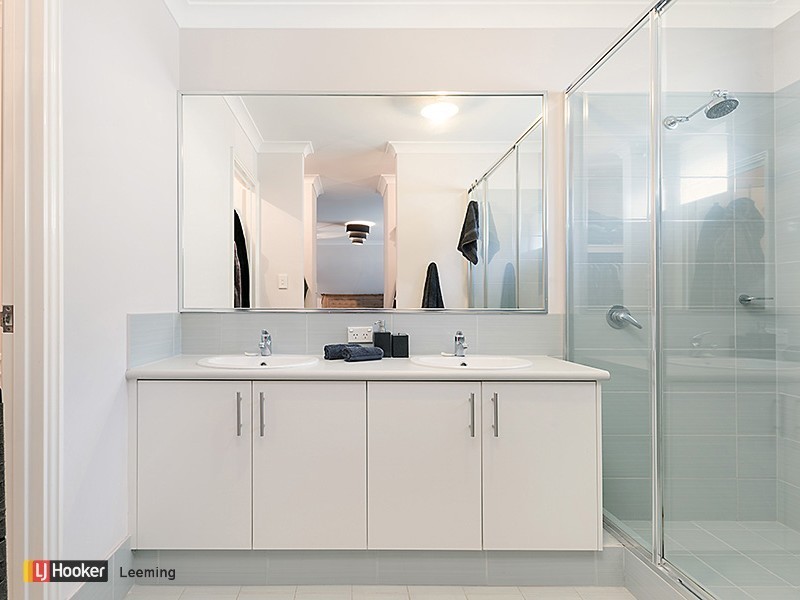 50 Johnsonia Bend, Hammond Park WA 6164