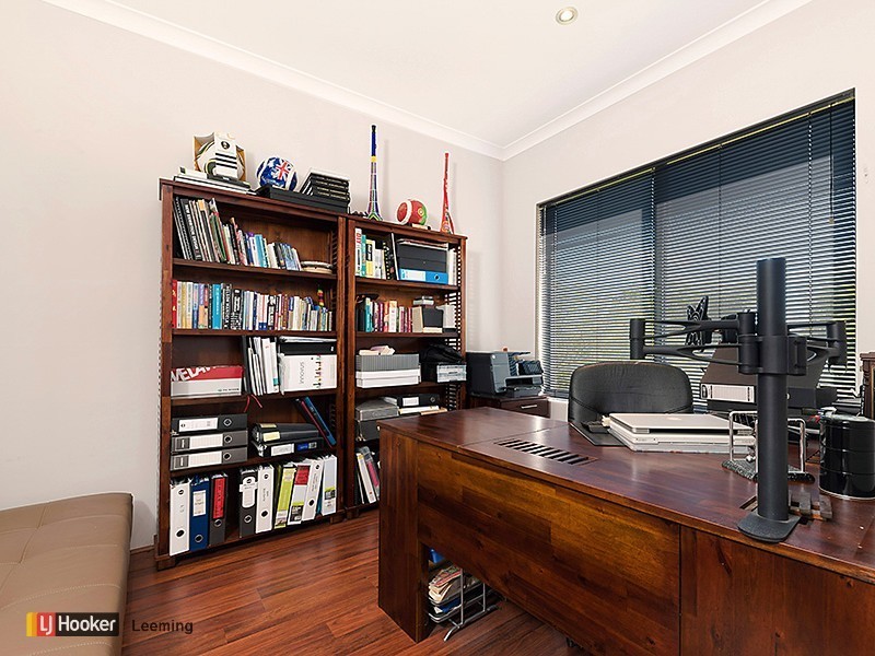 50 Johnsonia Bend, Hammond Park WA 6164