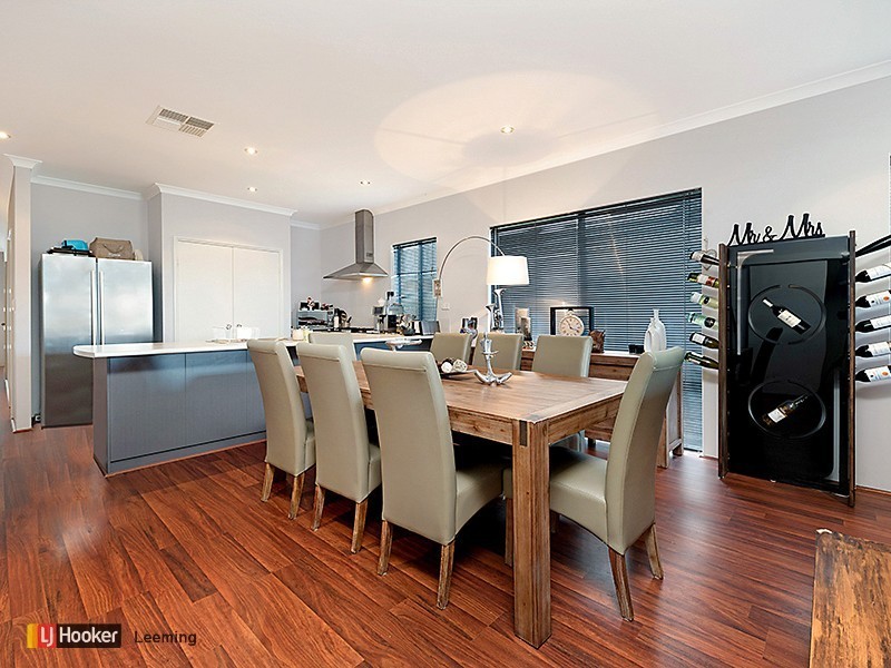 50 Johnsonia Bend, Hammond Park WA 6164