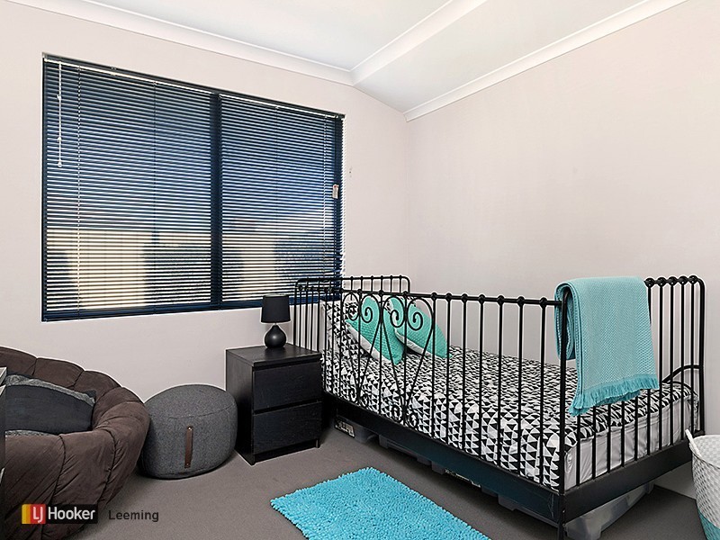 50 Johnsonia Bend, Hammond Park WA 6164