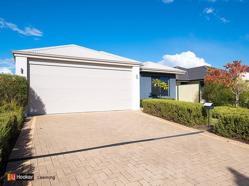 50 Johnsonia Bend, Hammond Park WA 6164