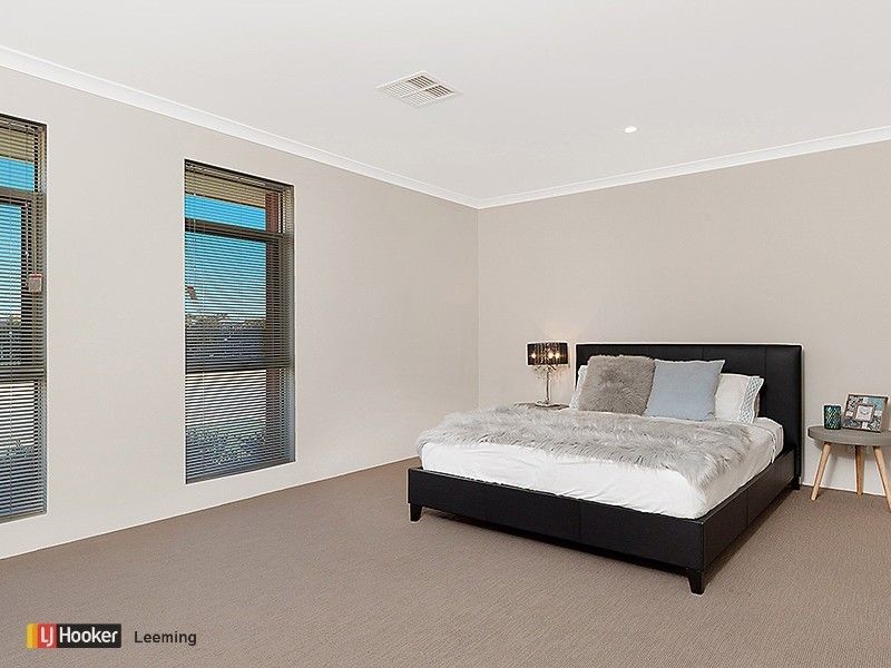 65 Murrumbidgee Drive, Hammond Park WA 6164