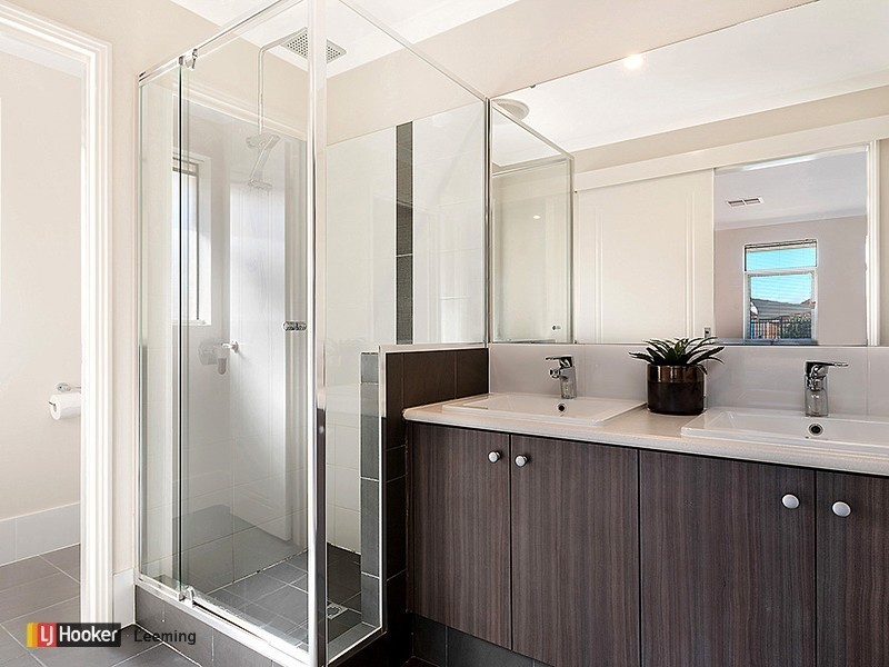 65 Murrumbidgee Drive, Hammond Park WA 6164