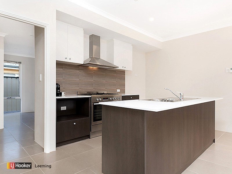 65 Murrumbidgee Drive, Hammond Park WA 6164