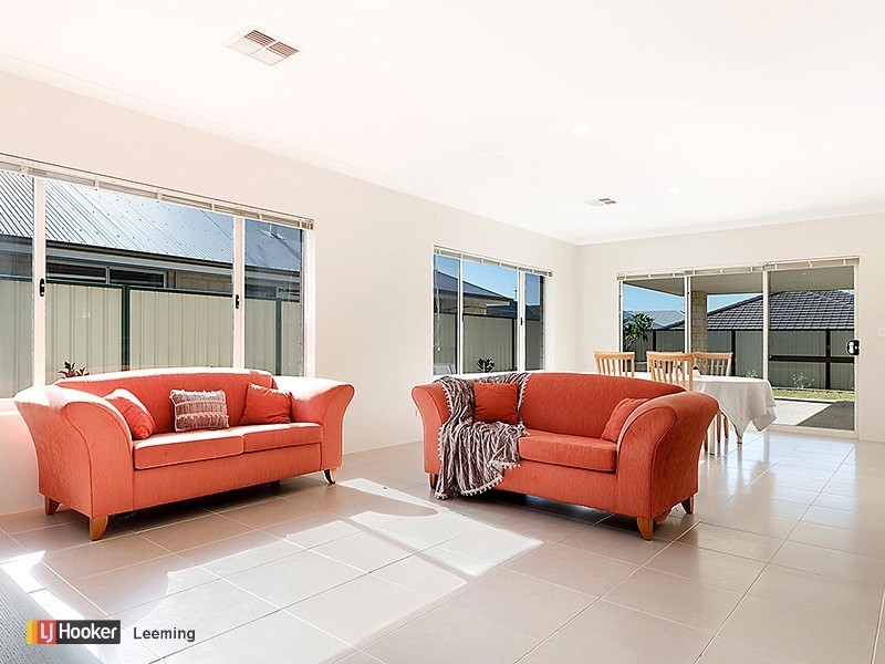 65 Murrumbidgee Drive, Hammond Park WA 6164