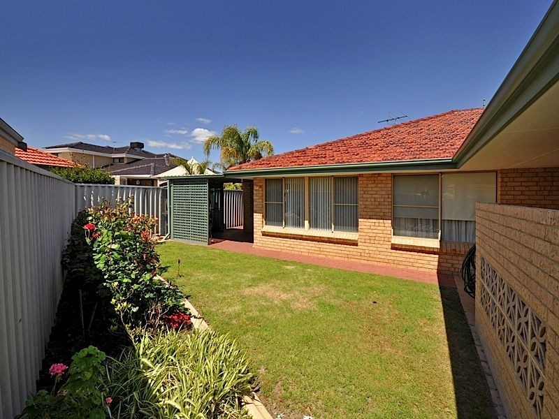 12a Smokewood Place, Leeming WA 6149