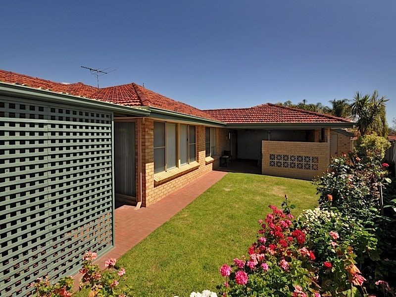 12a Smokewood Place, Leeming WA 6149
