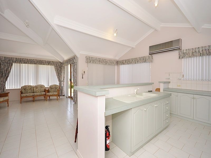 12a Smokewood Place, Leeming WA 6149