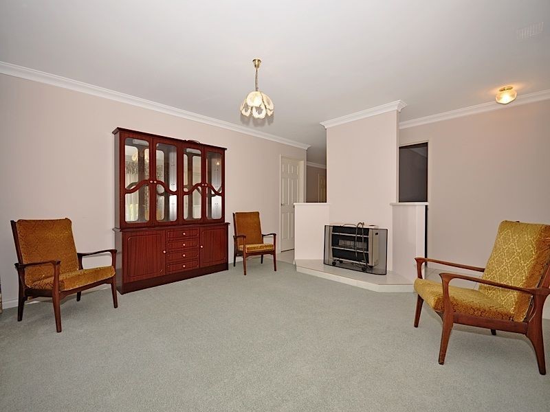 12a Smokewood Place, Leeming WA 6149