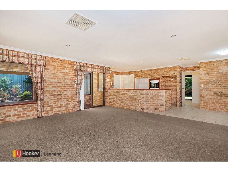 7 Clemros Way, Leeming WA 6149