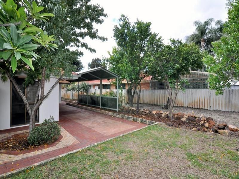 152 Parry Avenue, Bull Creek WA 6149