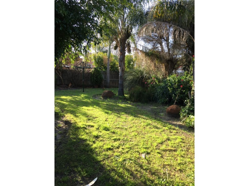 4 Blackbutt Way, Canning Vale WA 6155