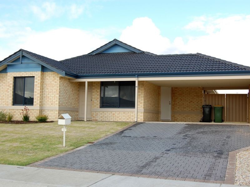 32 Waterfields Drive, Bertram WA 6167