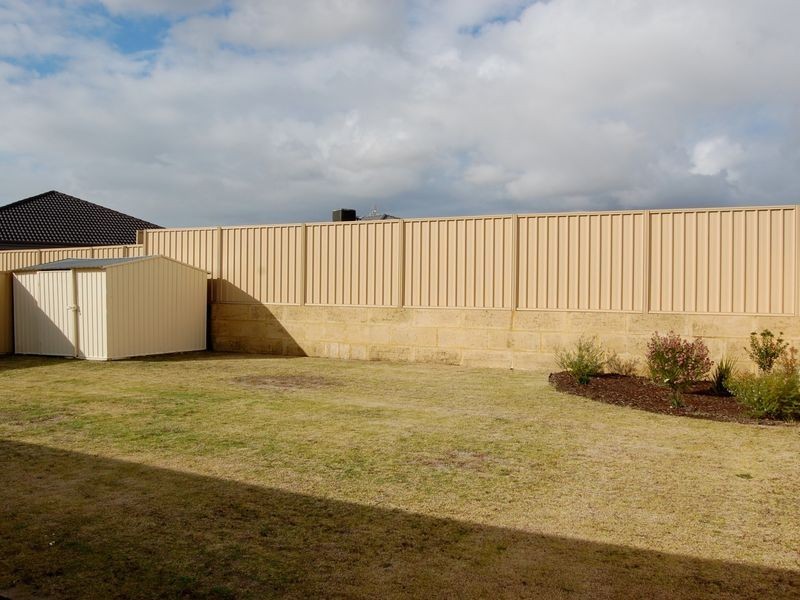 32 Waterfields Drive, Bertram WA 6167